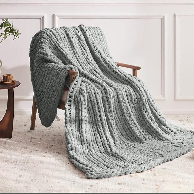 Negwoo Chunky Knit Throw Blanket, 50''*60'' Knitted Throw Chenille Yarn for Bed Couch, Handmade Light Grey Crochet Big Thick Blanket, Machine Washable Cute Comfy Blanket for Home Decor