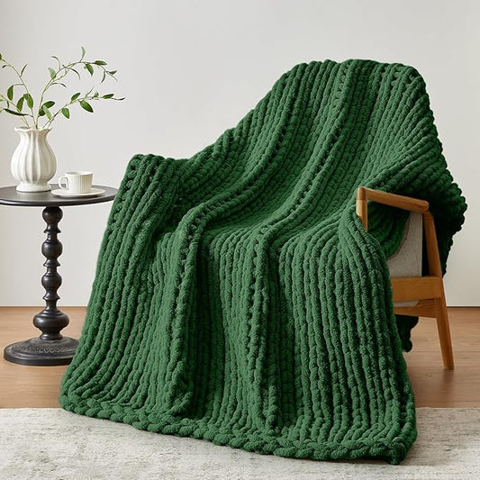 Negwoo Chunky Knit Throw Blanket, 30''*40'' Knitted Throw Chenille Yarn for Bed Couch, Handmade Grass Green Crochet Big Thick Blanket, Machine Washable Cute Comfy Blanket for Home Decor