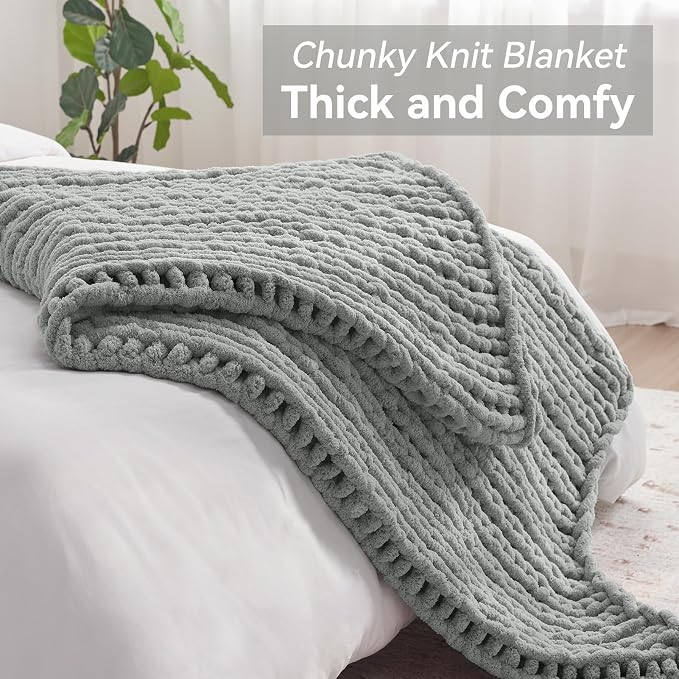 Negwoo Chunky Knit Throw Blanket, 30''*40'' Knitted Throw Chenille Yarn for Bed Couch, Handmade Light Grey Crochet Big Thick Blanket, Machine Washable Cute Comfy Blanket for Home Decor