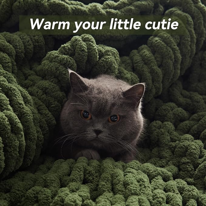 Negwoo Chunky Knit Throw Blanket, 80''*90'' Knitted Throw Chenille Yarn for Bed Couch, Handmade Green Crochet Big Thick Blanket, Machine Washable Cute Comfy Blanket for Home Decor