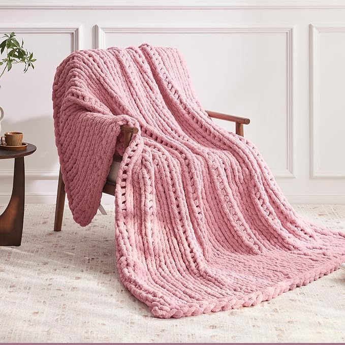 Negwoo Chunky Knit Throw Blanket, 40''*50'' Knitted Throw Chenille Yarn for Bed Couch, Handmade Light Pink Crochet Big Thick Blanket, Machine Washable Cute Comfy Blanket for Home Decor