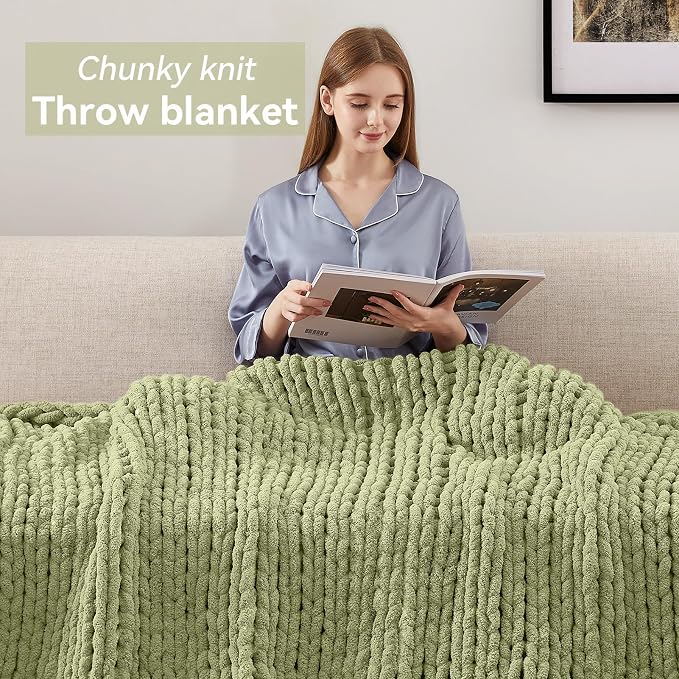 Negwoo Chunky Knit Throw Blanket, 30''*40'' Knitted Throw Chenille Yarn for Bed Couch, Handmade Light Green Crochet Big Thick Blanket, Machine Washable Cute Comfy Blanket for Home Decor